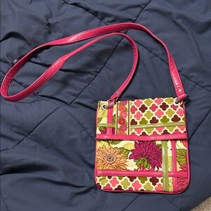 EUC Vera Bradley Flipster Fokdover Floral Patterned Crossbody Bag
